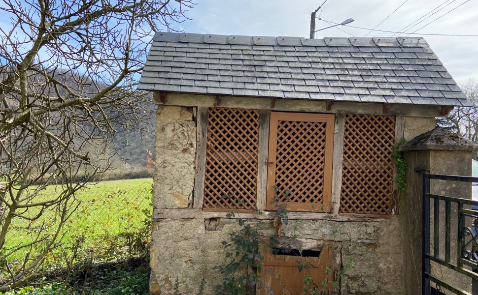 Charming property in the heart of a lovely Basque village. 